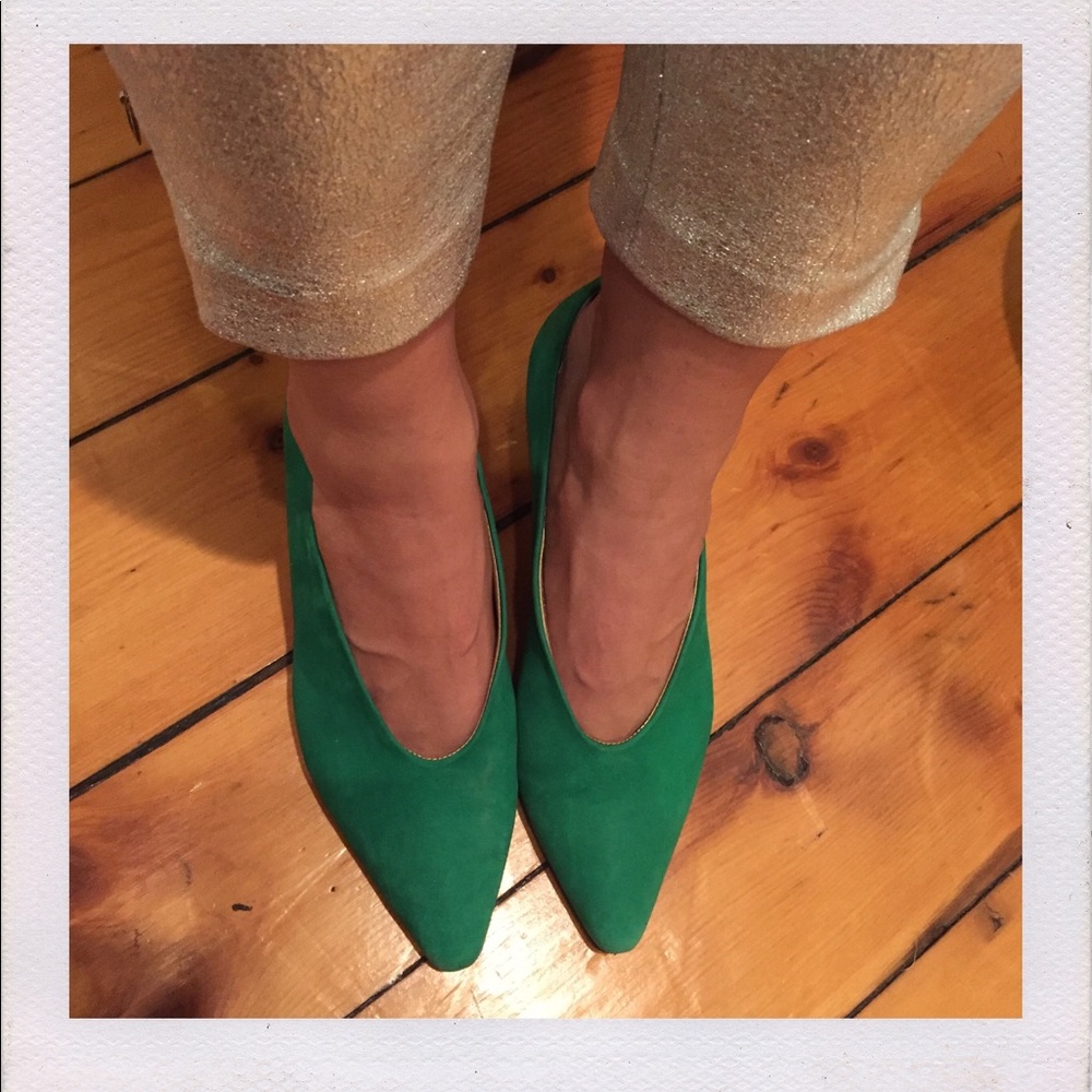 Parakeet green suede pumps - Picture 3 of 7